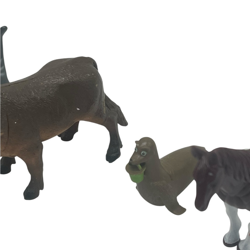 Animal Figurine Set - Shark, Cow, Dog and Sealion - Picture 11 of 12